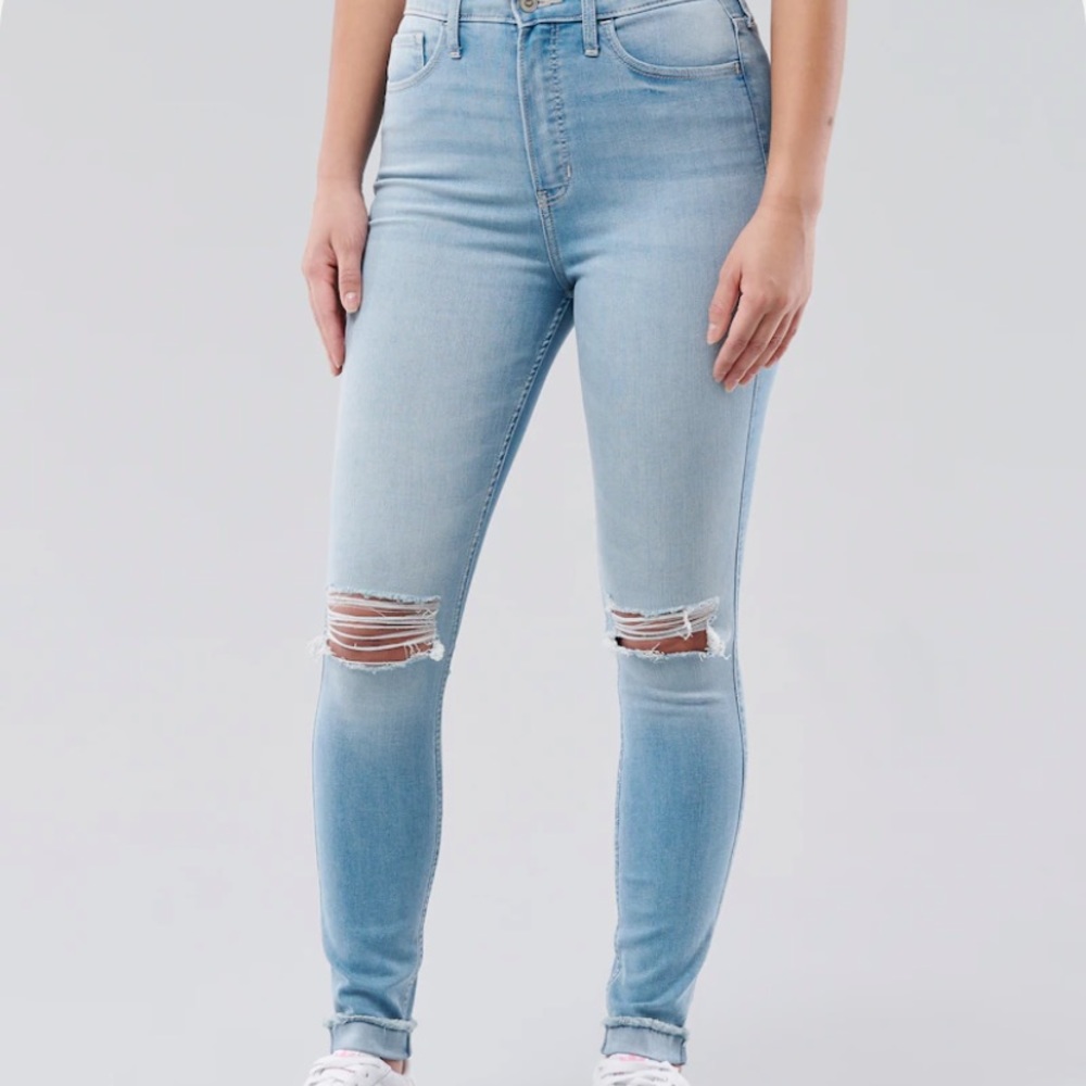 Brand new high rise Hollister crop jeans